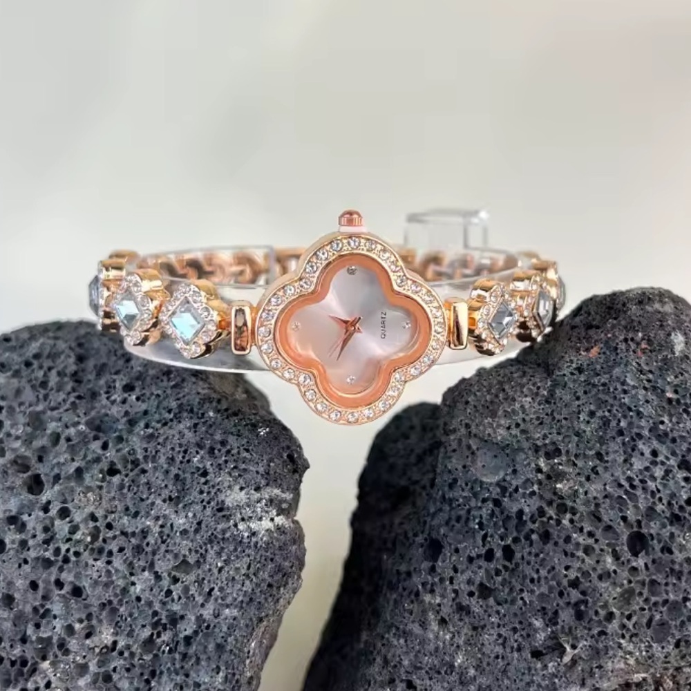 Alhambra White Clover Luxury Crystal Bracelet Watch - Picture 5 of 7